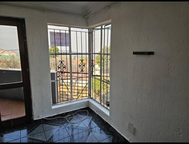 2 BEDROOM TOWNHOUSE FOR SALE IN RIDGEWAY